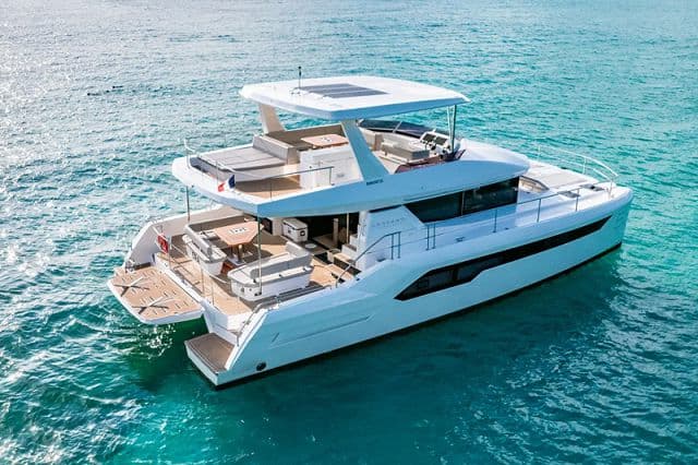 Discovering the Leopard 53 Powercat: the ultimate yacht for modern boat enthusiasts